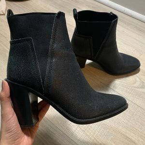BCBG boots